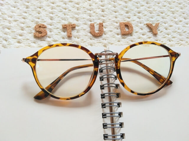 STUDYと眼鏡